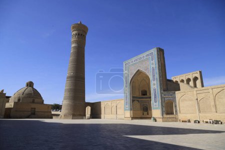 Téléchargez les photos : Complexe Poi Kalyan à Boukhara, Ouzbékistan. Photo de haute qualité - en image libre de droit