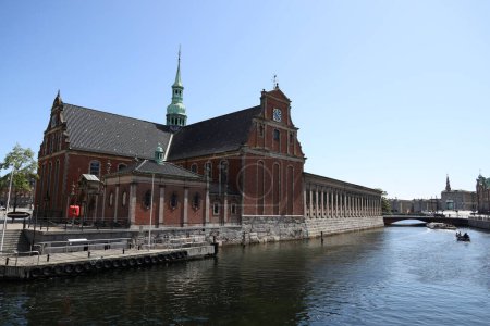 Téléchargez les photos : Le Frederiksholms Kanal à Copenhague. Photo de haute qualité - en image libre de droit