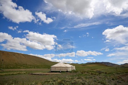 Foto de Acampen en la estepa mongola. Foto de alta calidad - Imagen libre de derechos
