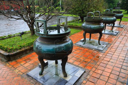 Dynamische Urne der Kaiserlichen Zitadelle von Hue. Hochwertiges Foto