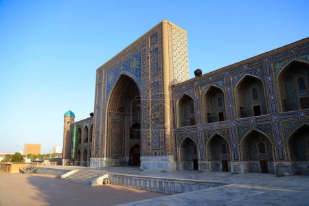 Madrasa Tilya Kori in Samarkand, Usbekistan. Hochwertiges Foto