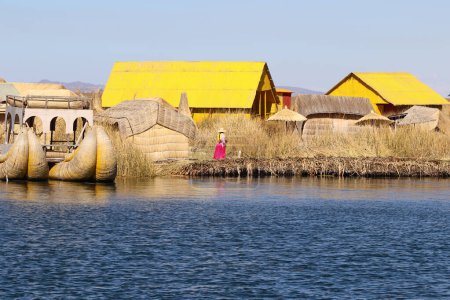 Las islas flotantes de los Uros en el lago Titicaca, Perú. Foto de alta calidad