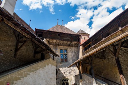 Foto de 25.06.22.Suiza. Dentro del castillo de Chillon. Hermoso Castillo de Toulon, paisajes y en el interior - Imagen libre de derechos
