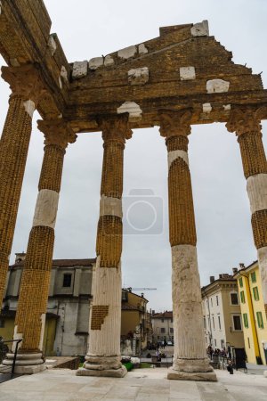 Foto de Ciudad de Brescia en Italia. Hermosa ciudad, ruinas antiguas y calles - Imagen libre de derechos