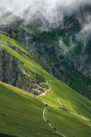Téléchargez les photos : Ridgeline de montagne Seceda dans Dolomites, Italie - en image libre de droit