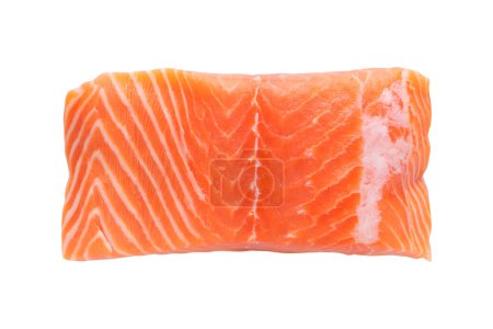 Téléchargez les photos : Vue du dessus d'un filet de saumon cru isolé sur fond blanc - en image libre de droit