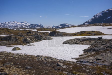 Téléchargez les photos : Le parc national de Jotunheimen, berceau des géants, est l'une des principales régions de randonnée et de pêche de Norvège au large de la route Sognefjellsveien.. - en image libre de droit