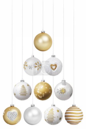 Foto de Concepto de Navidad alegre, bolas de oro decoradas con vidrio brillante que forman el árbol de Navidad, aislado sobre fondo blanco, plantilla para publicidad promocional y de compras, tarjeta de regalo de saludo o pantalla de banner - Imagen libre de derechos