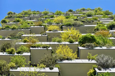 Téléchargez les photos : Bâtiment vert Bosco Verticale terrasse balcon - en image libre de droit