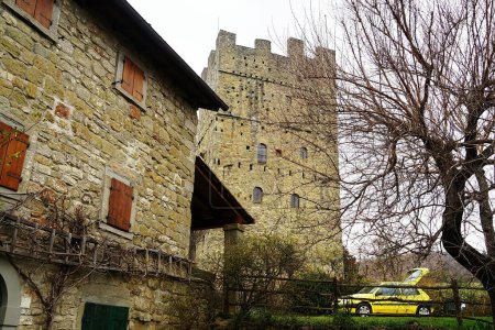 Foto de Porciano pueblo castillo en el municipio de Pratovecchio Stia, Toscana, Italia - Imagen libre de derechos