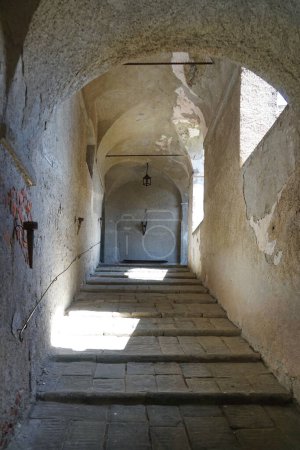 Foto de Corredor en el Castillo de Malaspina en Fosdinovo, Toscana, Italia - Imagen libre de derechos