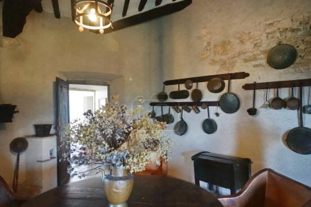 Foto de Kitchen of the Malaspina Castle in Fosdinovo, Tuscany, Italy - Imagen libre de derechos