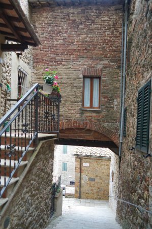 Foto de Shin del centro histórico de la antigua aldea de Chiusdino, Toscana, Italia - Imagen libre de derechos