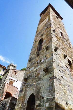 Uhrturm in Vicopisano; Toskana, Italien