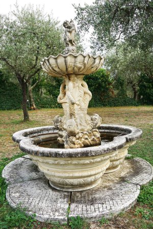 Brunnen im Park der Villa Viviani in Settignano, Florenz