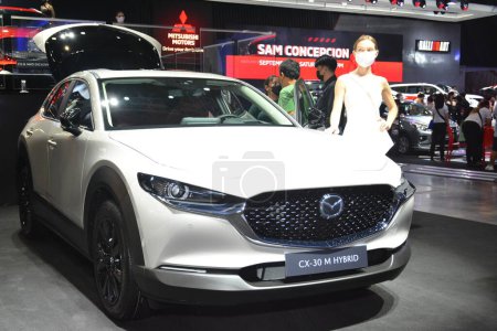 Foto de PASAY, PH - SEPT 17 - Mazda cx30 m hybrid at Philippine International Motor Show on September 17, 2022 in Pasay, Philippines. P.I.M.S. is a car show event held in Philippines. - Imagen libre de derechos
