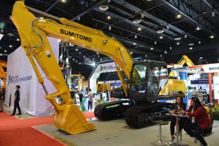 Photo for PASAY, PH - NOV 11 - Sumitomo sh210 excavator at Philconstruct on November 11, 2023 in Pasay, Philippines. Philconstruct is a annual construction show in Philippines. - Royalty Free Image