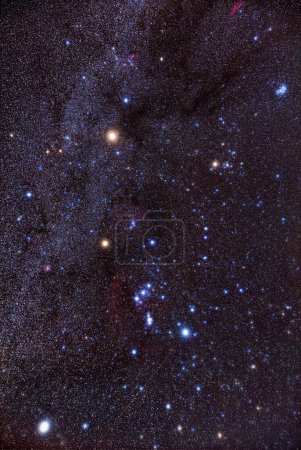 Foto de Vía Láctea estrellas y constelaciones en el cielo nocturno. - Imagen libre de derechos