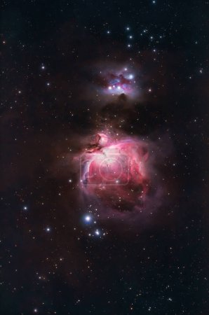 Orionnebel M42 mit Teleskop und astronomischer Kamera fotografiert.