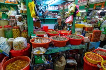 Foto de Ho Chi Minh City, Vietnam - January 6, 2023: Binh Tay Market is the central market of Cholon in Ho Chi Minh City, Vietnam. - Imagen libre de derechos