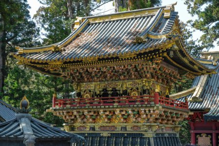 Téléchargez les photos : Nikko, Japon - 11 mars 2023 : Nikko Toshogu, sanctuaire shintoïste inscrit au patrimoine mondial de l'UNESCO situé à Nikko, au Japon. - en image libre de droit