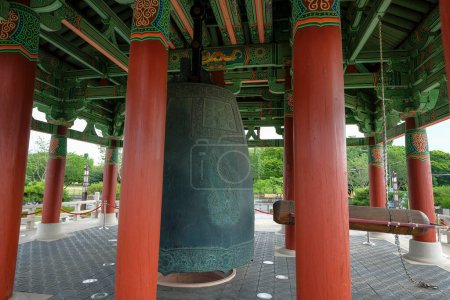 Foto de Gyeongju, Corea del Sur - 1 de junio de 2023: Gran Campana de Silla en Gyeongju, Corea del Sur. - Imagen libre de derechos