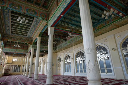 Foto de Namangan, Uzbekistán - 15 de octubre de 2023: Vistas de la Mezquita Xoja Amin Jome en Namangan, Uzbekistán. - Imagen libre de derechos