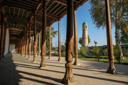 Téléchargez les photos : Kokand, Ouzbékistan - 25 octobre 2023 : Détail de l'intérieur de la mosquée Jami à Kokand dans la vallée de Fergana, Ouzbékistan. - en image libre de droit