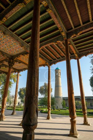 Téléchargez les photos : Kokand, Ouzbékistan - 25 octobre 2023 : Détail de l'intérieur de la mosquée Jami à Kokand dans la vallée de Fergana, Ouzbékistan. - en image libre de droit