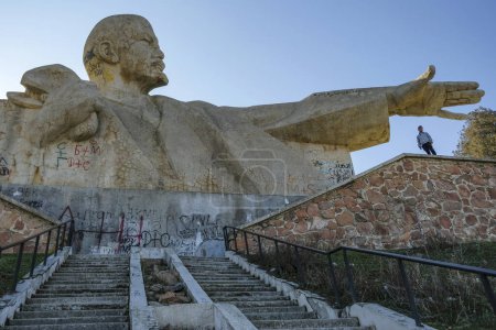 Photo for Istaravshan, Tajikistan - November 26, 2023: Bust of Lenin in Istaravshan, Tajikistan. - Royalty Free Image