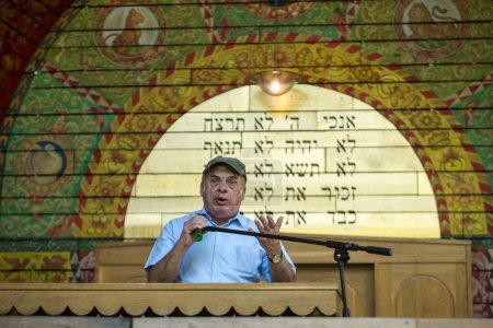 Téléchargez les photos : Natan Sharansky, politicienne israélienne et présidente du conseil de surveillance du Babyn Yar Holocaust Memorial Center, prend la parole à la Synagogue Place for Reflection à Babyn Yar à Kiev, en Ukraine, le 7 septembre 2023 - en image libre de droit