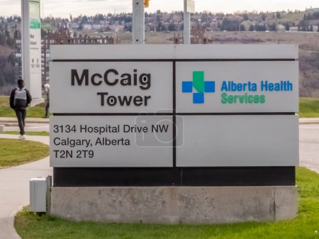 Téléchargez les photos : Calgary, Alberta, Canada. Le 10 mai 2024. Un panneau de la tour McCaig dessert toutes les installations chirurgicales du centre médical Foothills.. - en image libre de droit