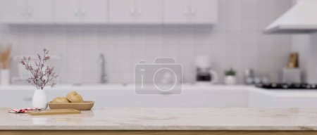Téléchargez les photos : Table de cuisine en marbre blanc avec panier à pain, vase à fleurs en céramique, planche à découper et espace de copie sur fond flou de cuisine blanche moderne. image en gros plan, rendu 3D, illustration 3D - en image libre de droit