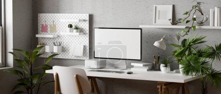 Téléchargez les photos : Design intérieur minimaliste moderne d'espace de travail à domicile avec maquette d'ordinateur de PC et accessoires sur la table blanche contre le mur gris, pegboard, chaise et plantes d'intérieur vertes. 3d rendu, illustration 3d - en image libre de droit