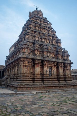 Téléchargez les photos : Le temple Airavatesvara est un temple hindou de l'architecture dravidienne situé dans la ville de Darasuram à Kumbakonam, district de Thanjavur dans l'État du Tamil Nadu en Inde du Sud. - en image libre de droit