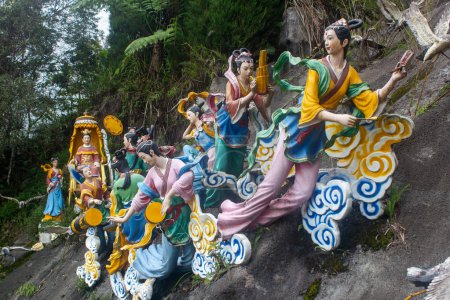Téléchargez les photos : Statues de fées au temple des grottes de Chin Swee à Genting Highlands, Pahang, Malaisie. - en image libre de droit