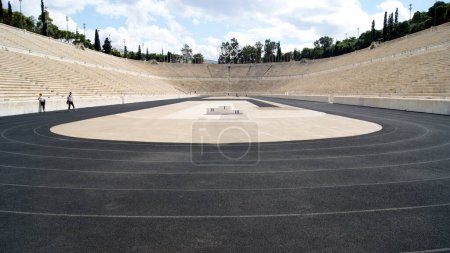 Téléchargez les photos : Stade Panathénaïque, siège des cérémonies d'ouverture et de clôture des premiers Jeux Olympiques modernes en 1896, vue à l'intérieur de l'arène, Athènes, Grèce - 9 octobre 2010 - en image libre de droit