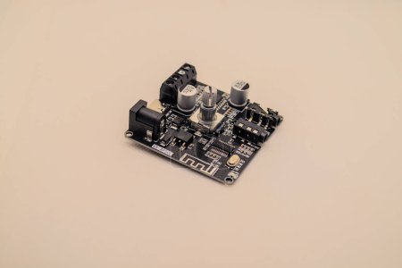 Eine kleine Audio-Verstärkerplatine als Bastelmaterial für den Elektronik-Bastler.