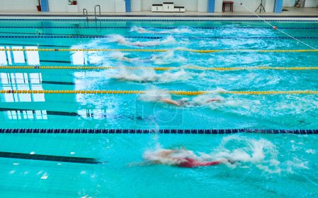 Türkisfarbene Schwimmbadgassen, ein Symbol des Sports