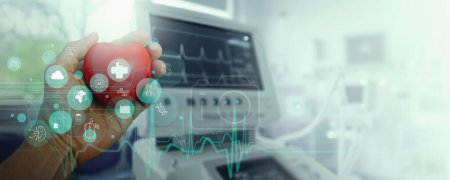 Chequeo cardíaco por análisis de ECG impulsado por IA, evaluación de riesgos, detección temprana, celebración de la mano hogar virtual en el fondo del monitor del laboratorio del hospital médico.