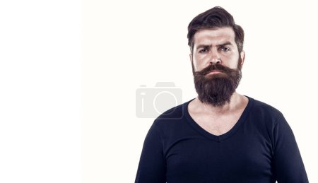 Téléchargez les photos : Homme barbu hipster moustache élégante. Conseils maintenir la barbe. Portrait masculin. Vous aurez l'air dédaigneux en attendant que la barbe pousse. Ayez la patience de garder la barbe intacte. Apparence de hipster. Mode barbe. - en image libre de droit