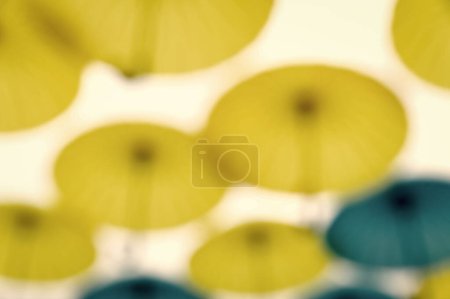 Téléchargez les photos : Abstract blurry yellow and blue blurred background. - en image libre de droit