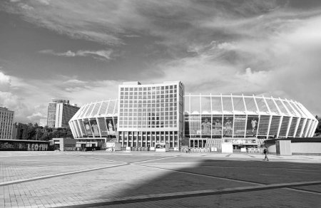 Téléchargez les photos : Kiev, Ukraine - 31 mai 2015 : Complexe sportif national Olimpiyskiy Stade olympique aréna sportif structure extérieure. - en image libre de droit