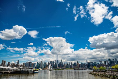 Téléchargez les photos : New York, États-Unis - 05 mai 2023 : architecture de gratte-ciel de Manhattan Midtown dans skyline. - en image libre de droit