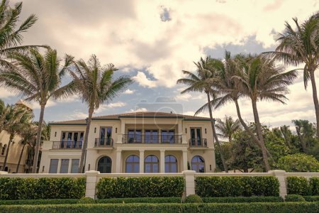 private residence with houses and cottages in palm beach.