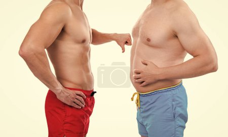 Bild von vor Fettleibigkeit nach dem Abnehmen. vor Fettleibigkeit nach dem Abnehmen vergleichen isoliert auf weiß. vor Fettleibigkeit nach dem Abnehmen von Männern im Studio. abgeschnittene Ansicht von Männern mit vorheriger Fettleibigkeit nach dem Abnehmen.