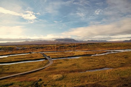 qui dynamise la nature. Thingvellir Park. rivière en automne iceland. automne environnement naturel. ce qui améliore le paysage automnal. C'est ce qui fait la vallée nationale de l'Islande. chute nature de paysage icelandique.