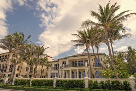 private residence with houses and villas in palm beach.
