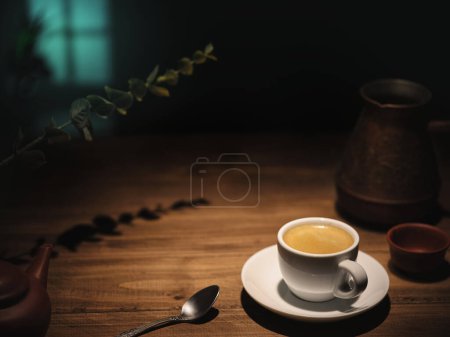 Téléchargez les photos : Coupe d'espresso sur la table - en image libre de droit