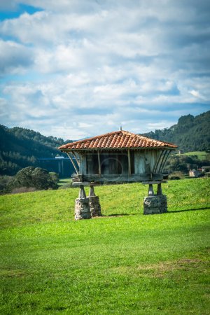 Foto de Regalina Horreo. cadavedo. Asturias. España - Imagen libre de derechos